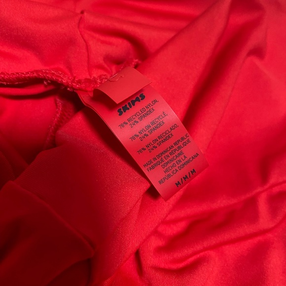 SKIMS ❤️ Sarong High Slip Swim Cover Medium Ruby Red NWOT - Picture 5 of 7